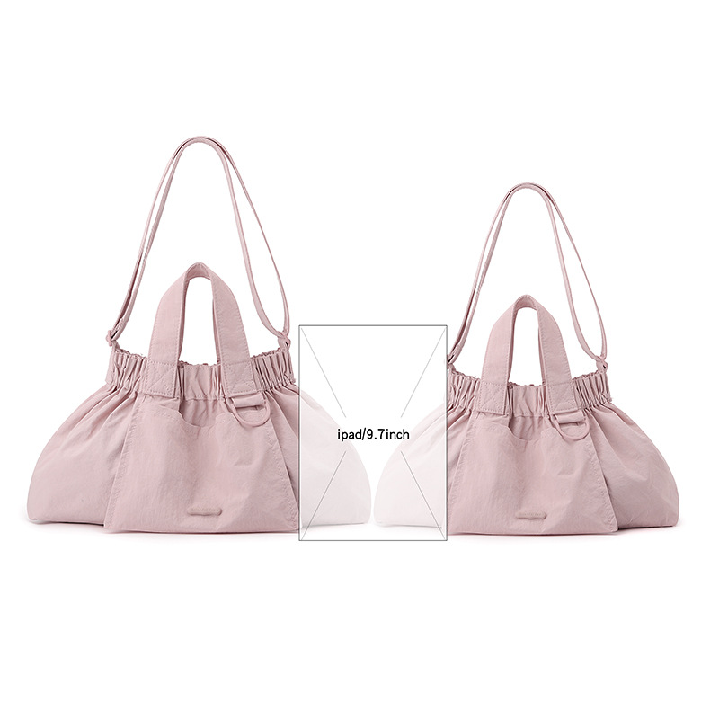 Colorful Fox's new Korean niche design hand-held shoulder crossbody women's bag is lightweight, casual and foldable Application Scenario
