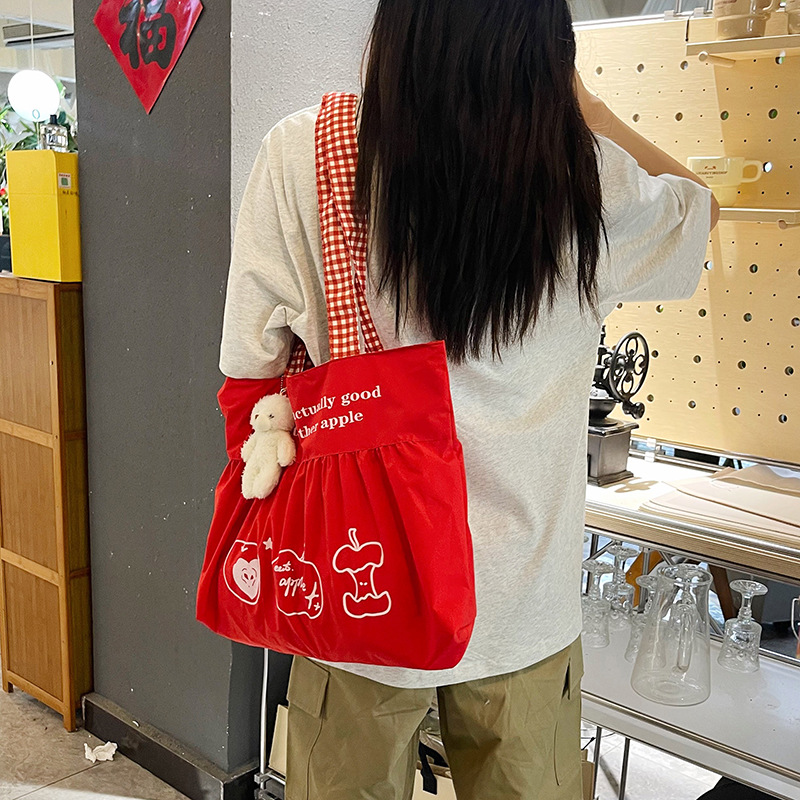 Cute and laid-back tote bag 2025 new style Korean Instagram versatile red apple bag Women's large-capacity single-shoulder bag full figure