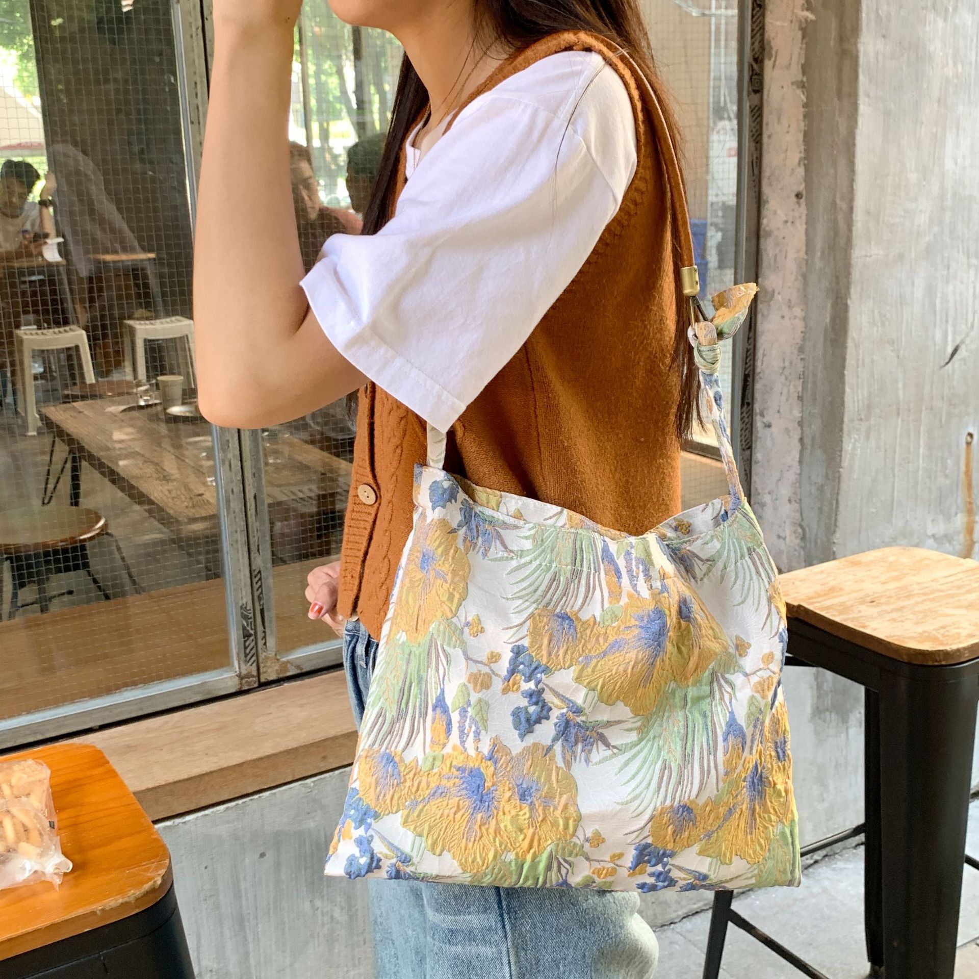 29121 New retro brocade jacquard fabric underarm bag, casual satin single-shoulder bag, crossbody tote bag Specification drawing
