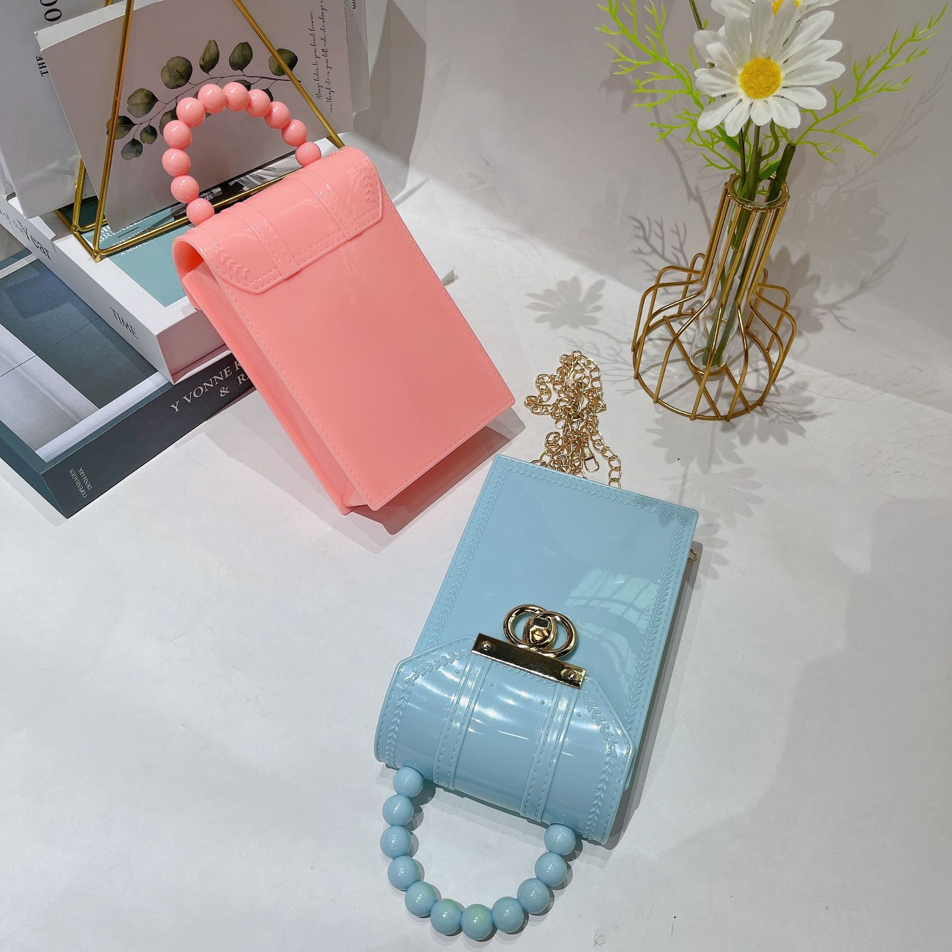 The 2025 cross-border new mobile phone bag can hold 5.5-inch and 6-inch mobile phones. It is a fashionable and simple single-shoulder crossbody women's bag Item Picture