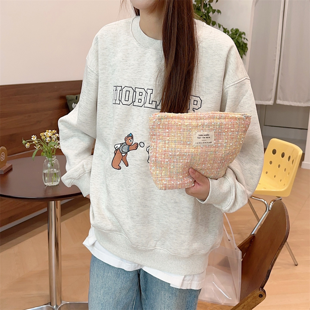 39281 Chanel-style high-end makeup bag, hand-held skin care product storage bag, travel and business trip toiletry bag inner liner Application Scenario