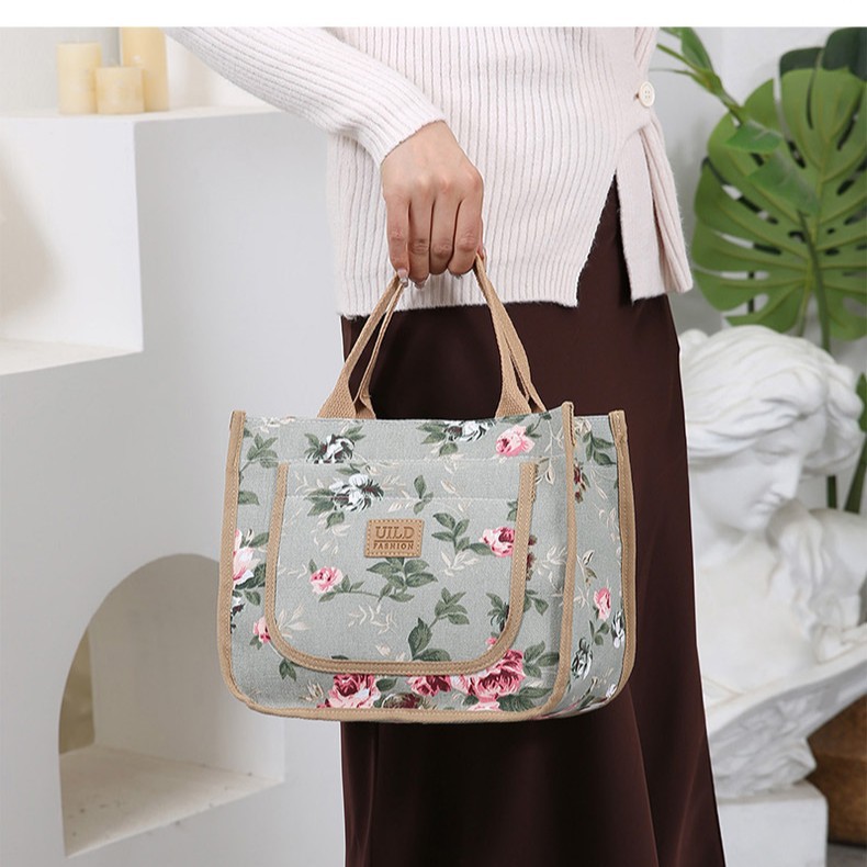 New fashionable and simple handbag, ethnic-style work casual portable bag wholesale, mommy bag, canvas large bag Application Scenario