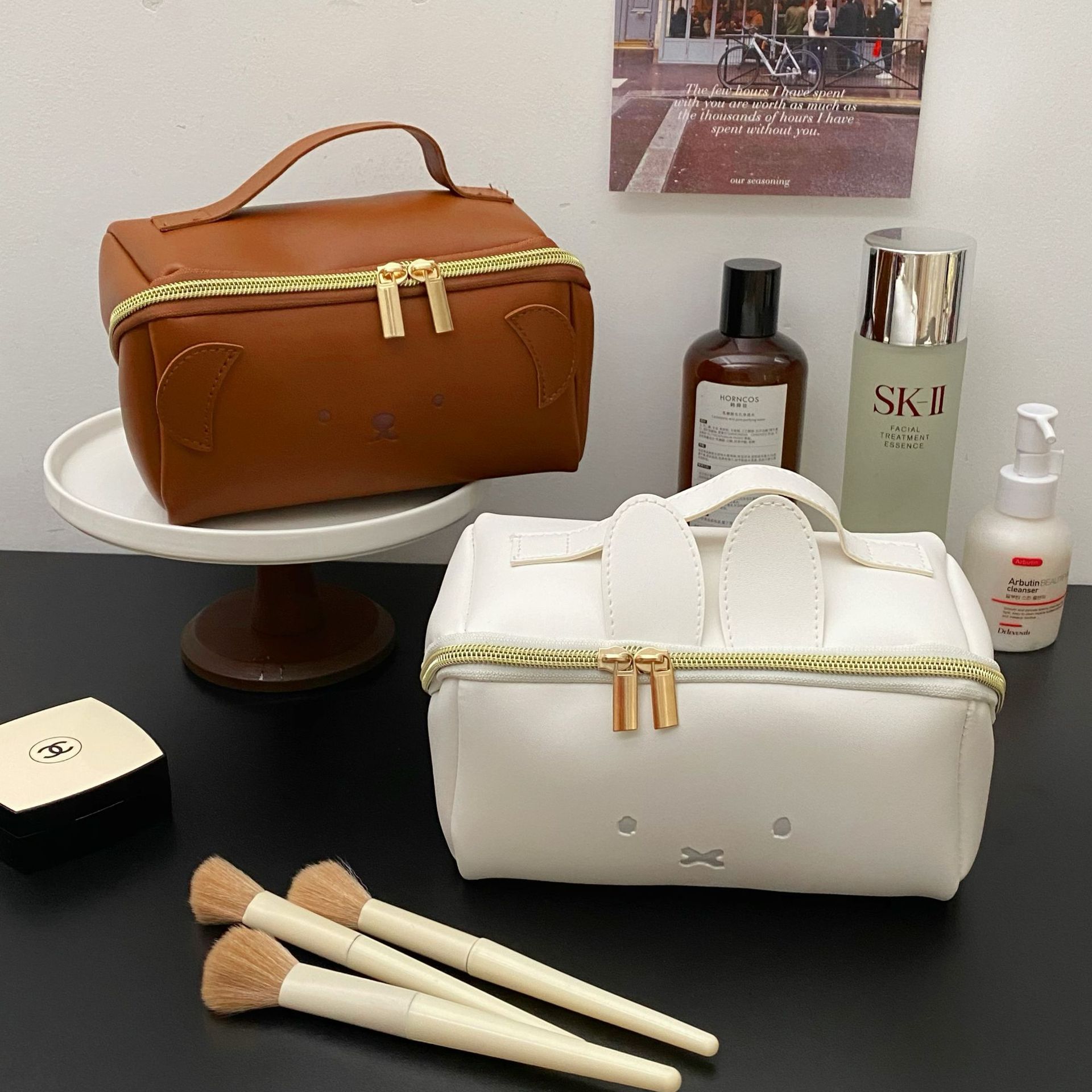 Large-capacity rabbit hand-held makeup bag for women 2025, new portable travel toiletry and storage bag, multi-functional storage bag details Picture
