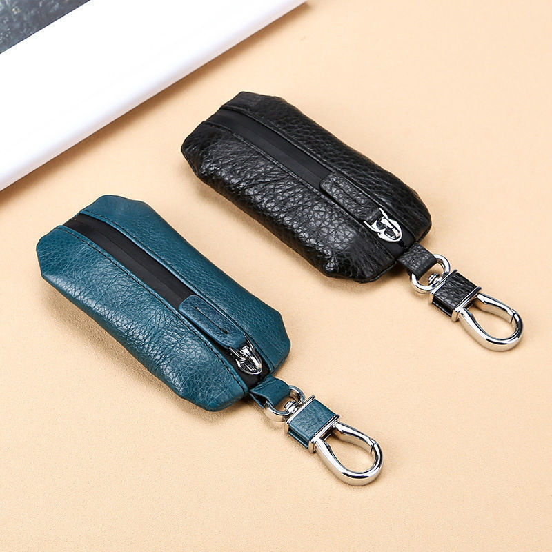 Universal car key holder, multi-functional single zipper car key case, top layer cowhide key cover, retro waist hang Application Scenario