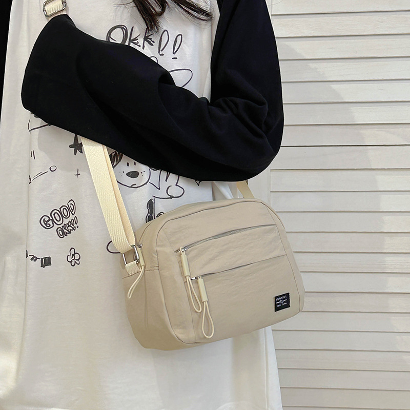 Cross-border small square bag, light and casual crossbody bag for women, 2025 new style nylon fabric underarm bag, simple and fashionable single-shoulder bag details Picture