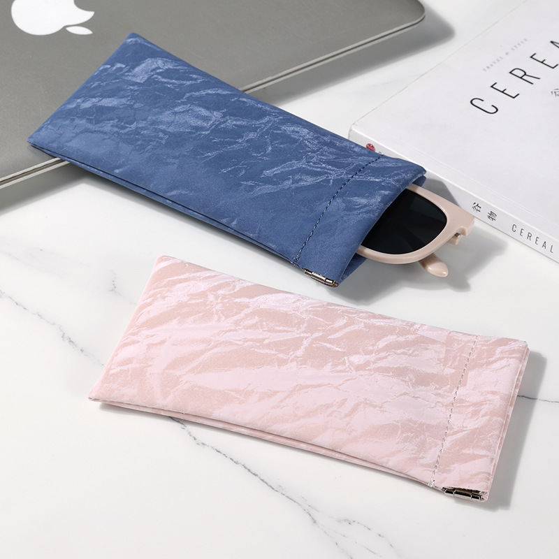 The manufacturer supplies self-closing eyeglass bag material, sunglasses, portable storage bags for men and women, and small items Application Scenario