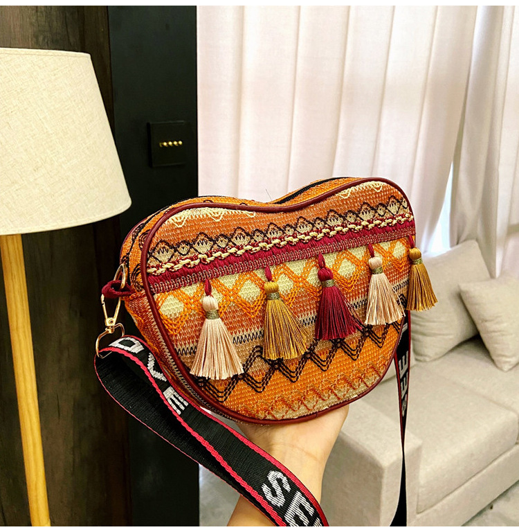 2022 New Bohemian style heart-shaped tassel bag for women, colorful tribal and ethnic style single-shoulder crossbody bag for women full figure