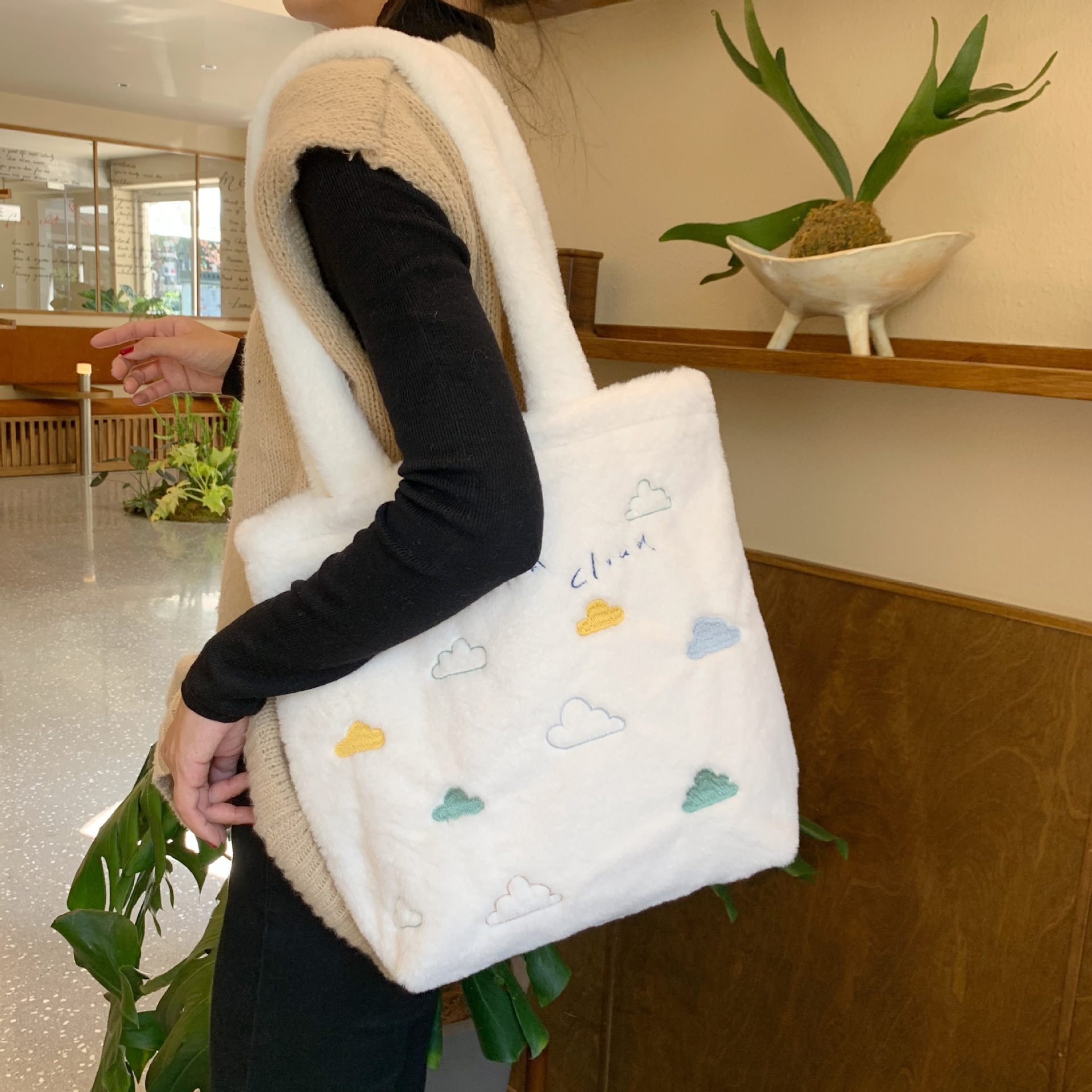 210161 Japanese-style ins plush embroidered little cloud single-shoulder bag, cute student class bag, large-capacity canvas bag full figure