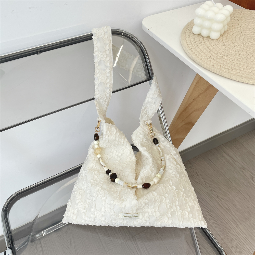 53144 Korean-style design jacquard vest bag, three-dimensional small flower beaded underarm bag, female student single-shoulder bag details Picture