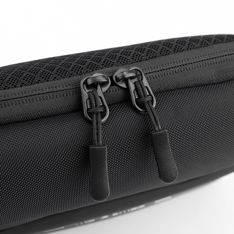 New men's trendy chest bag, crossbody bag, outdoor travel waist bag, fashionable and simple single-shoulder bag, small cross bag, cross-border exclusive Application Scenario