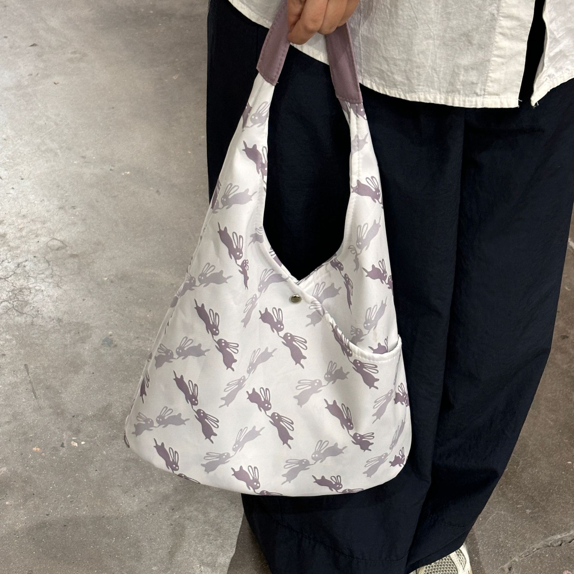Niche printed ins high-end canvas bag, versatile women's shoulder bag, underarm bag, large-capacity tote bag for summer details Picture