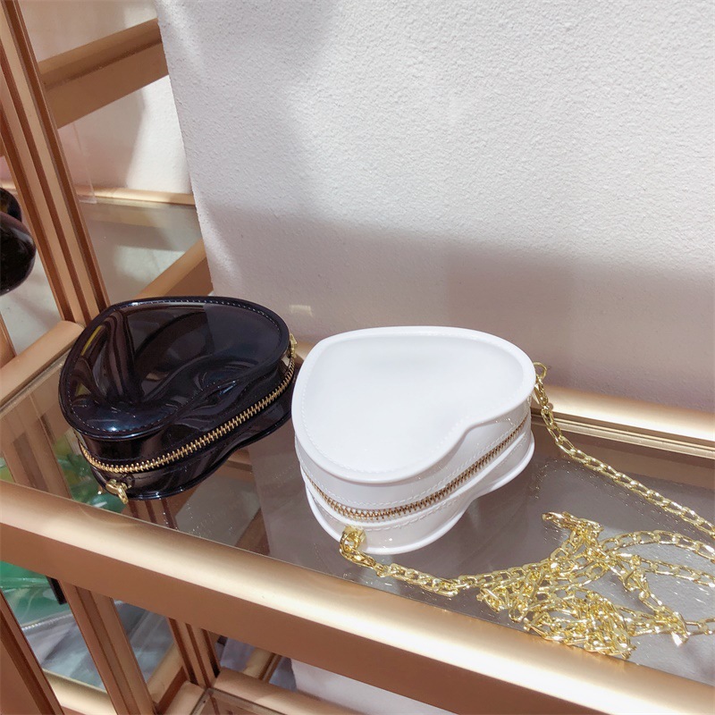 The 2025 new Fairy heart coin purse is fashionable and cute with a mini opening, red envelopes, children's bags and heart-shaped jelly bags Application Scenario