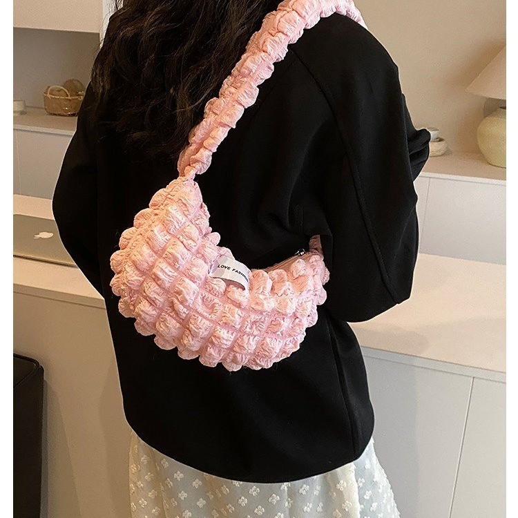Large-capacity solid-color single-shoulder bag 2024 new style, popular pleated cloud underarm bag, niche commuter pleated bag wholesale Specification drawing