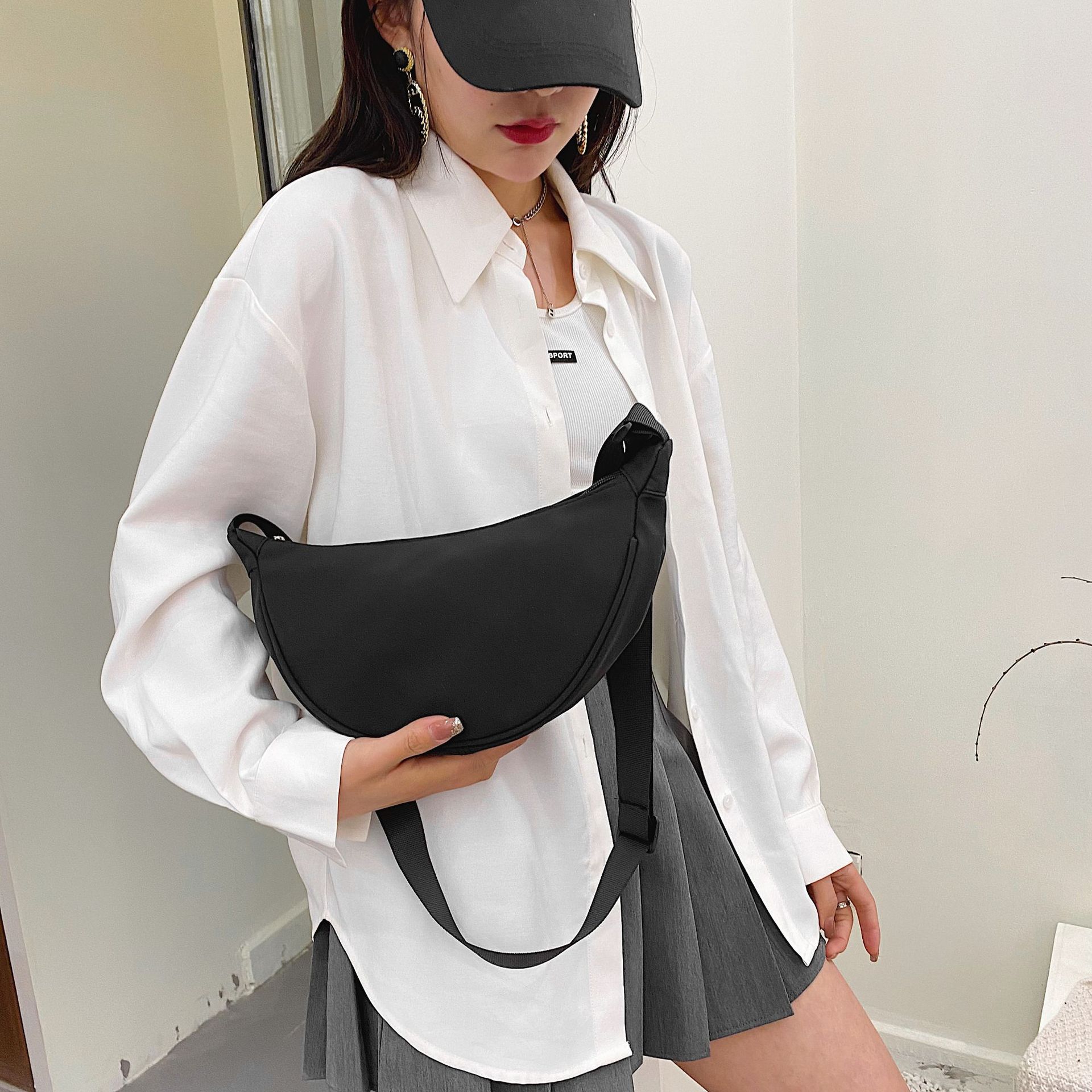 Korean canvas bag, Japanese 2022 new style casual student dumpling crossbody bag, women's summer versatile underarm single-shoulder bag full figure