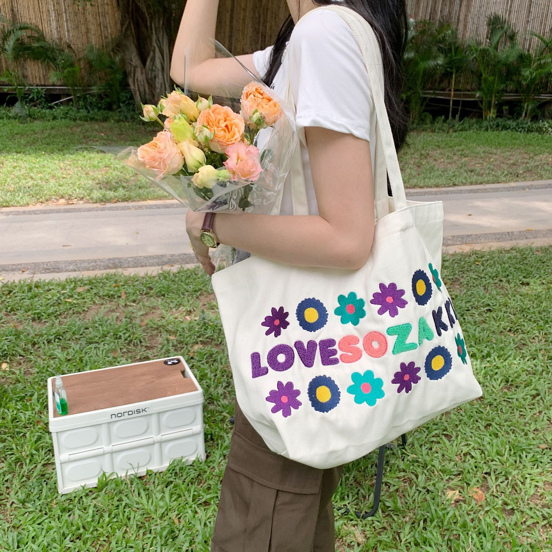 2622 bag, women's embroidered flower canvas bag, trendy French girl single-shoulder armpit bag, college student cloth bag for shopping full figure