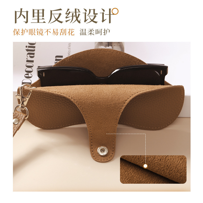 Wholesale eyeglass cases, portable neck-hanging soft leather scratch-resistant and wear-resistant sunglasses cases, Amazon cross-border European and American style eyeglass bags Application Scenario