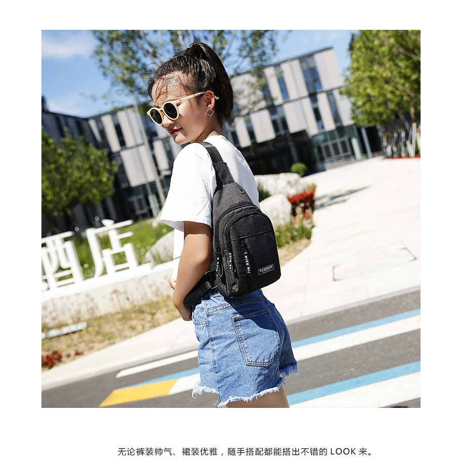 【 Live Broadcast 】 Men's business casual bag, hiking and outdoor bag, crossbody single-shoulder small backpack, cycling chest bag Application Scenario
