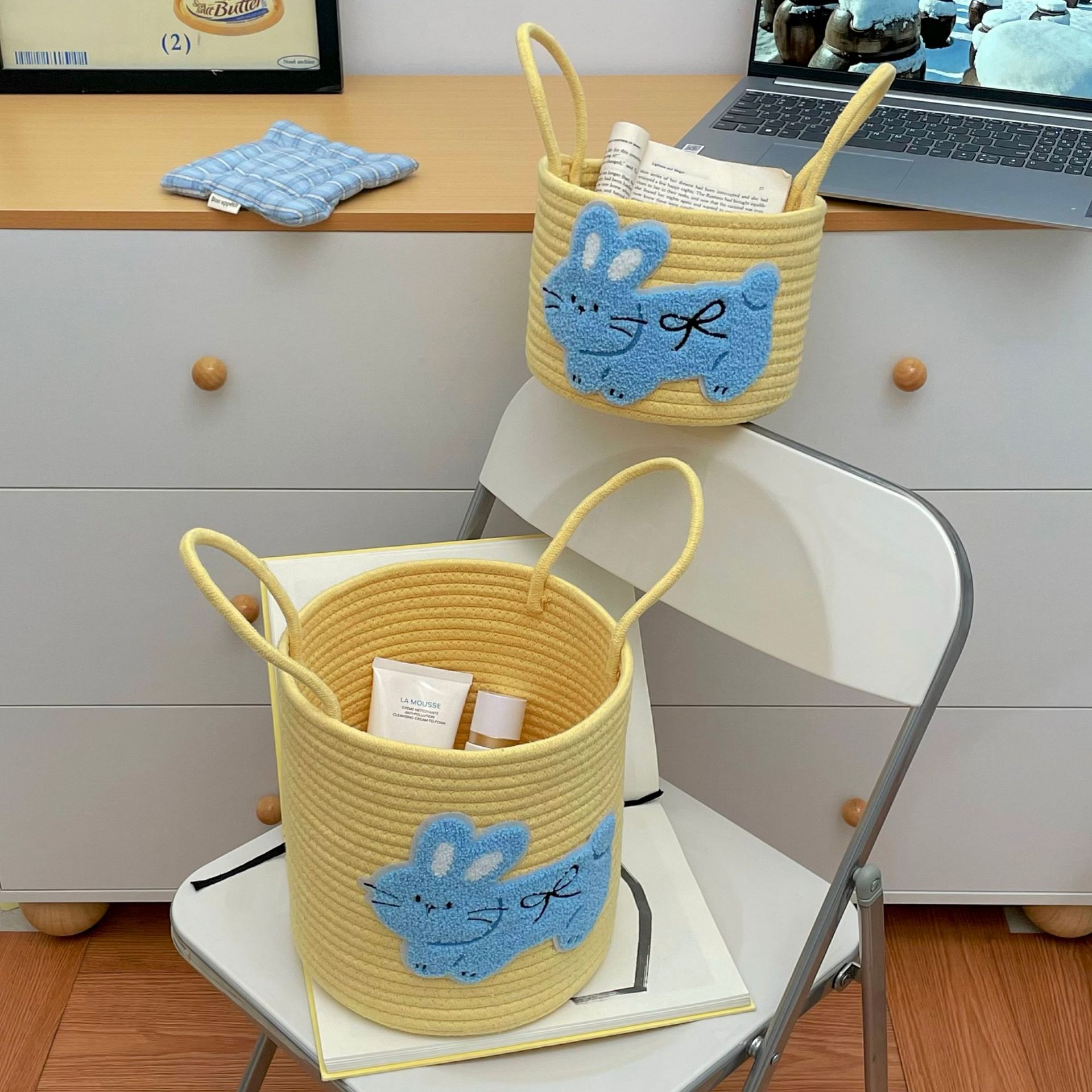 Cute rabbit hand-held cotton thread storage basket, home sundries storage basket, desktop dust-proof decorative item storage basket, storage basket Application Scenario