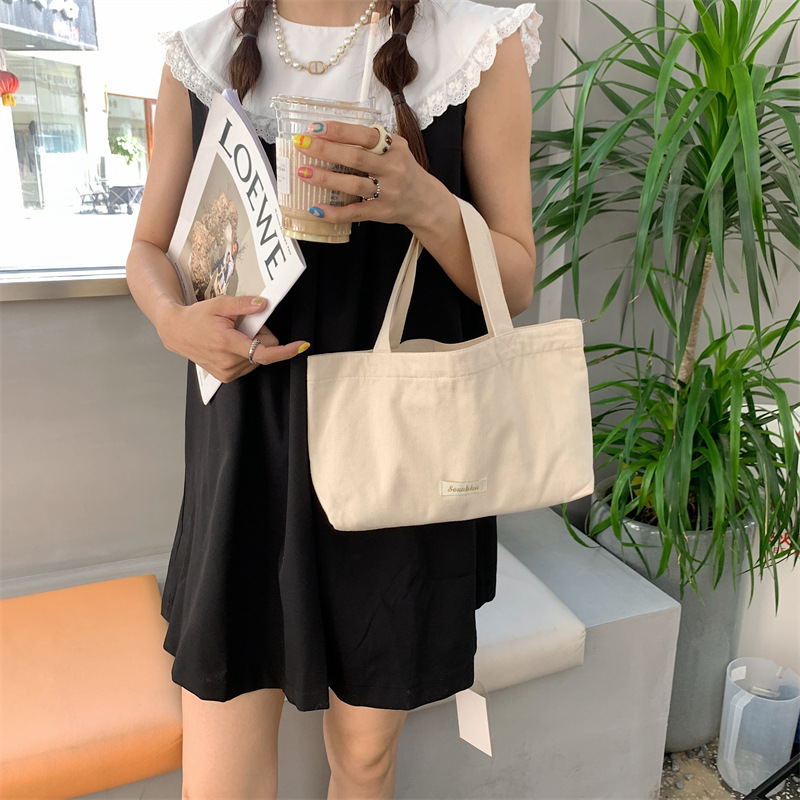 3741 canvas bag, a versatile casual handbag for women, a 2023 new Korean-style cloth bag for shopping outside Item Picture