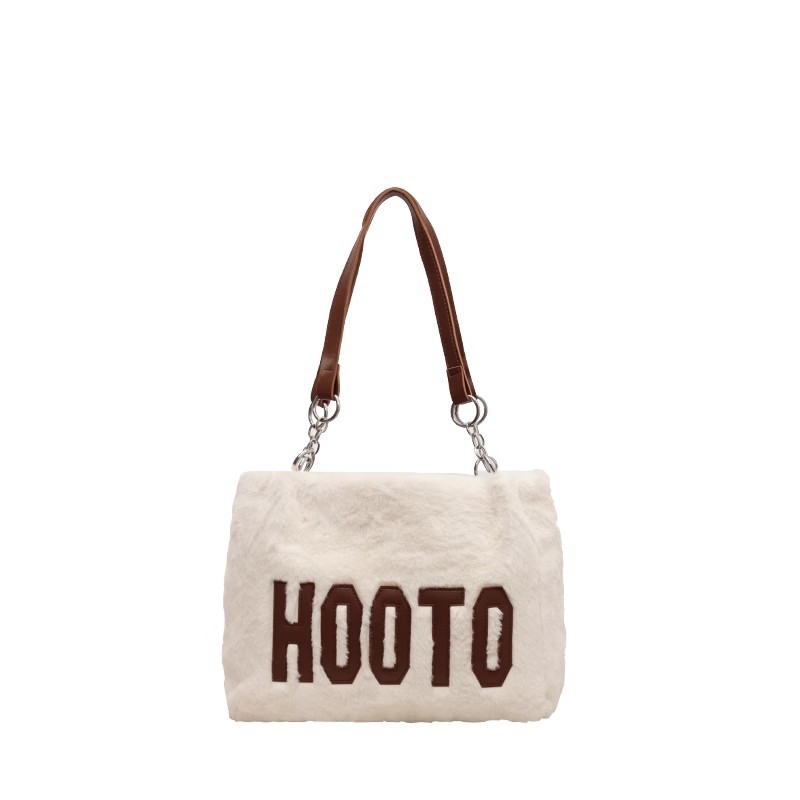 This 2023 new autumn and winter commuter bag with a large capacity of wool and fleece for women is fashionable and versatile. It is a single-shoulder tote bag with letters Item Picture