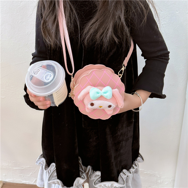 The new girls' bags are cartoonish and cute. The plush crossbody bag for little girls is fashionable and casual. The princess children's single-shoulder bag is adorable Specification drawing