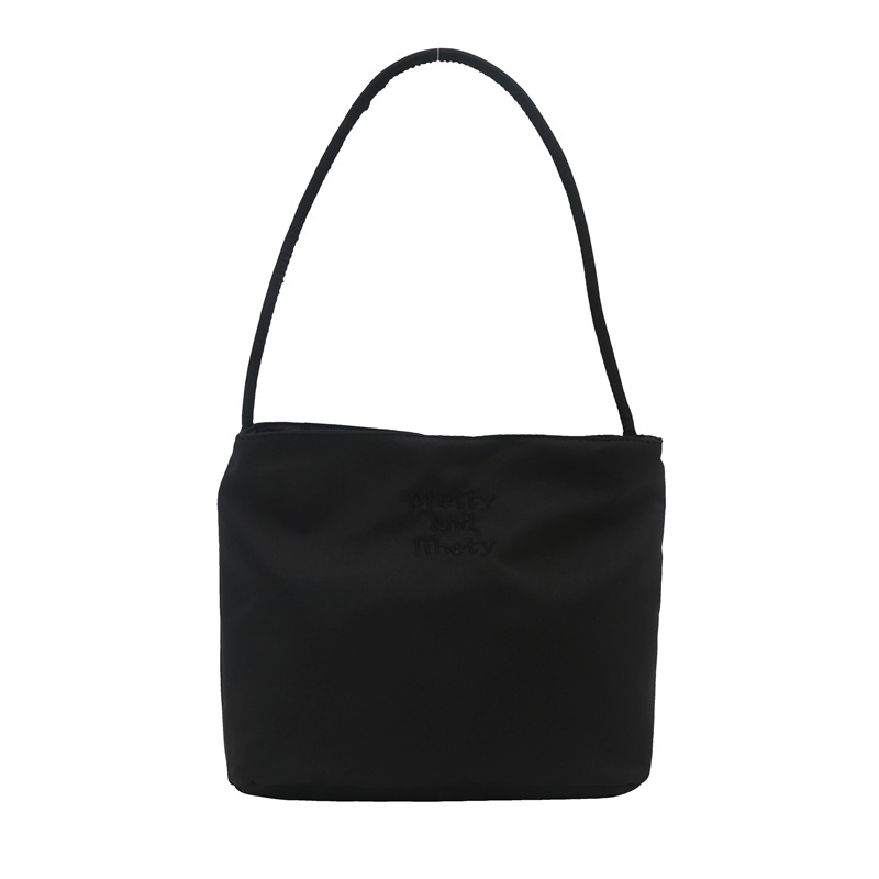 This trendy single-shoulder bucket bag is a new autumn and winter fashion and simple Korean-style bag. It's a solid color and fresh handbag for women Item Picture