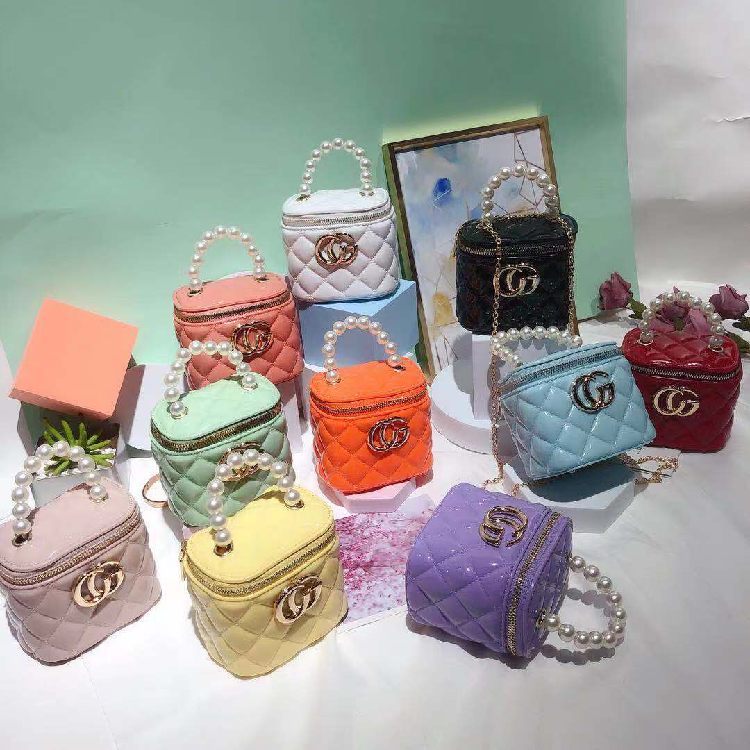 2025 New Spring and summer jelly bags, diamond-shaped cosmetic bags, pearl hand-held shoulder crossbody bags, cross-border wholesale for foreign trade details Picture