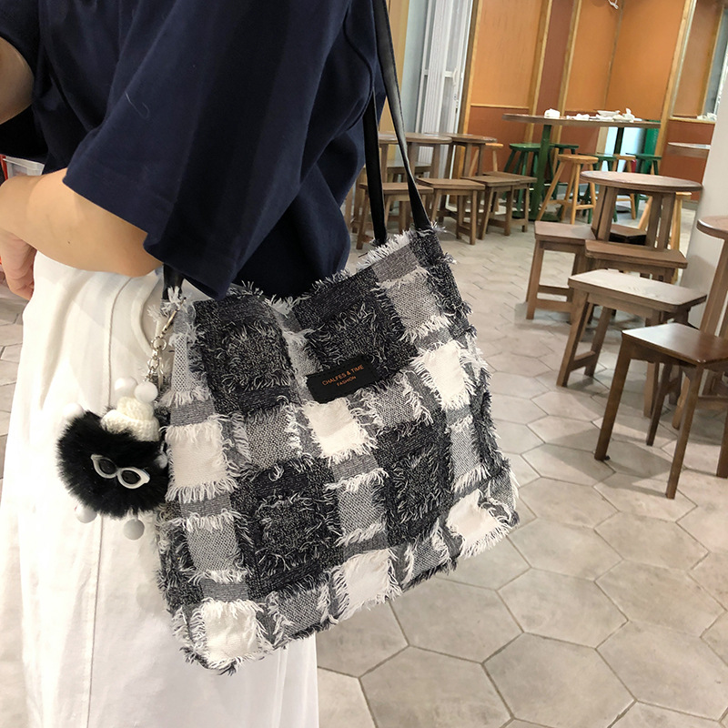High-end style large handbag for women 2023 new fashion hand-held commuter tote bag, student class shoulder bag with large capacity details Picture