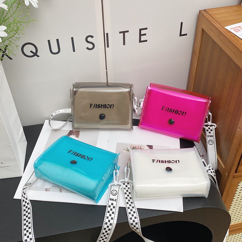 Casual and versatile crossbody bag for women 2024 Summer new pvc transparent bag, fashionable and simple makeup single-shoulder bag for women full figure