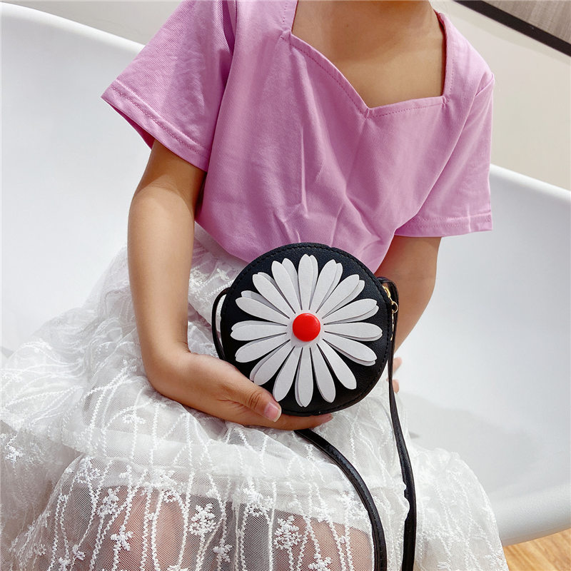 Children's bags: Cute little Daisy bags for girls, stylish princess crossbody bags for boys, baby bags for boys, and trendy coin purses details Picture