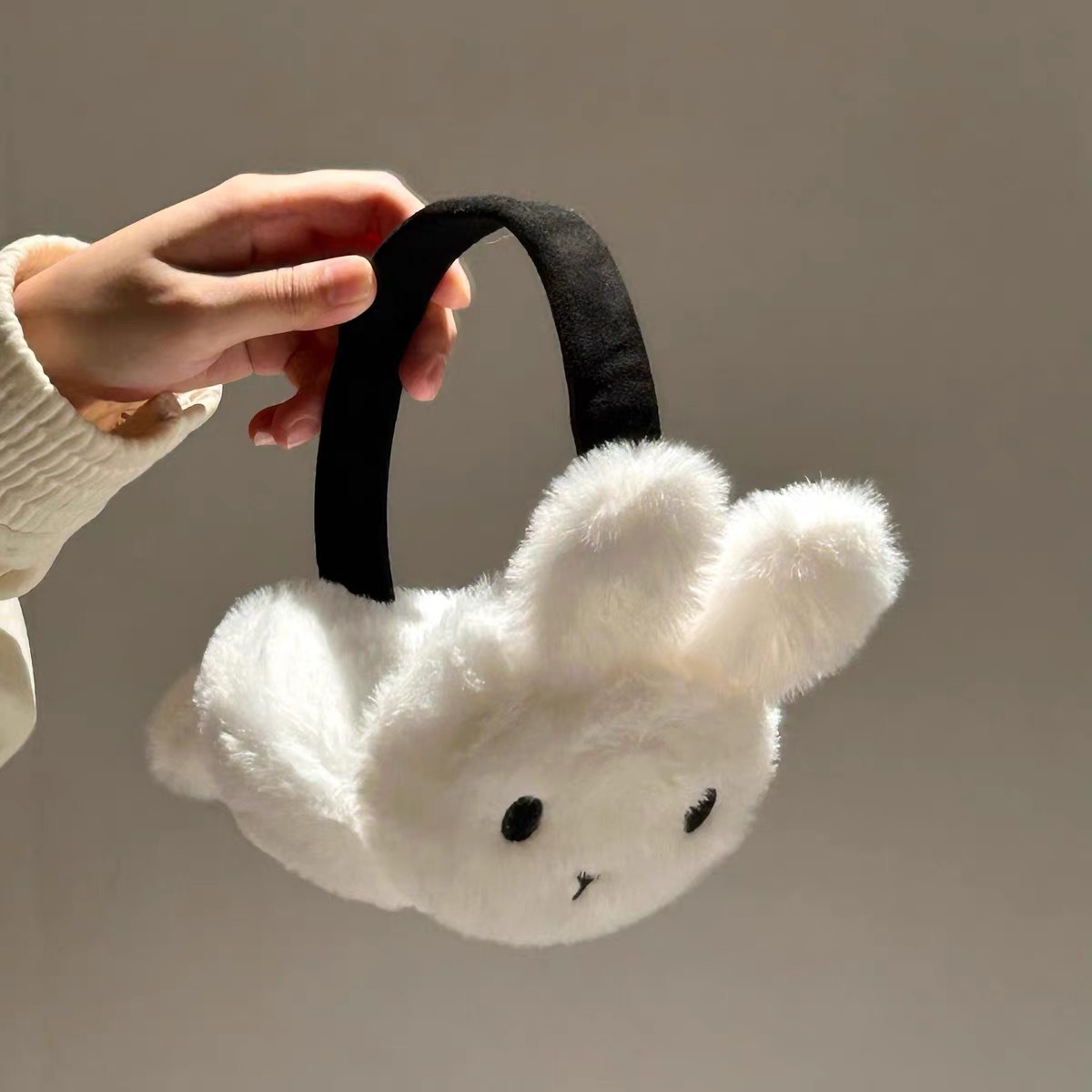 High appearance level cartoon rabbit warm ear cups, simple and versatile in winter, anti-freezing ear bags, plush ear covers, student ear coverings full figure