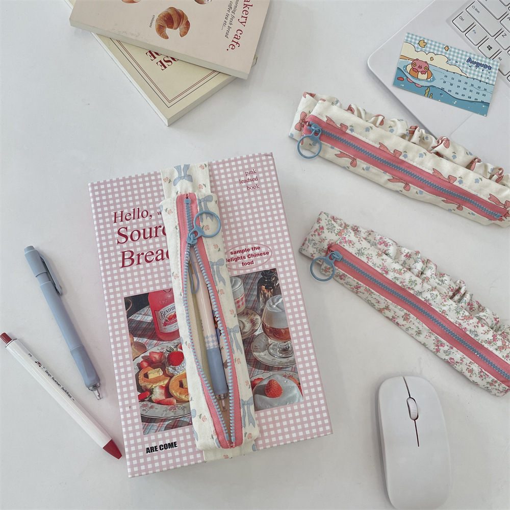54193 Cream Floral Print High appearance level Large capacity pen case, student stationery storage bag, student class pencil case details Picture