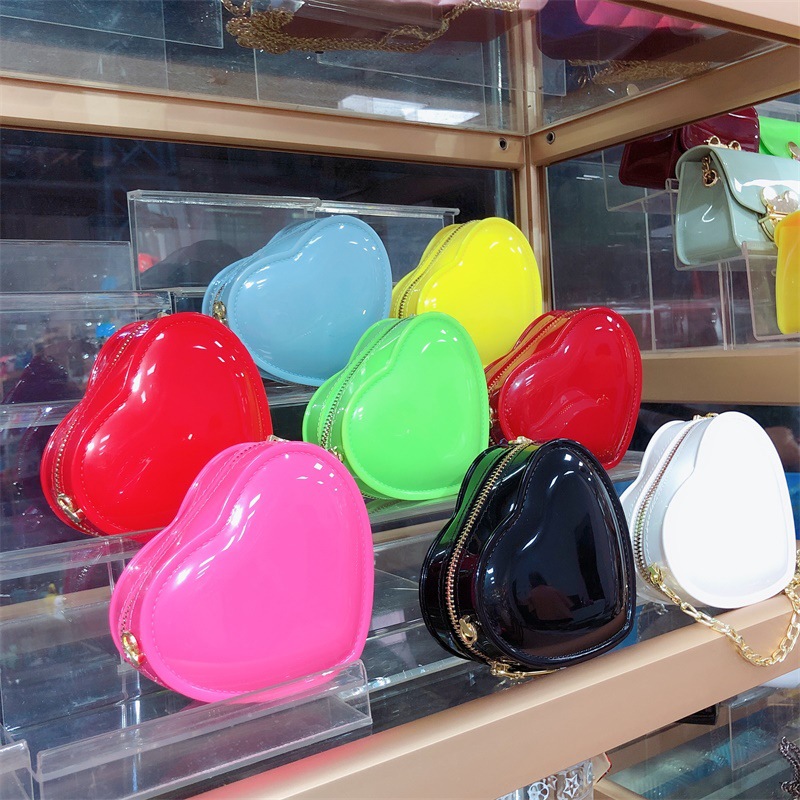 The 2025 new Fairy heart coin purse is fashionable and cute with a mini opening, red envelopes, children's bags and heart-shaped jelly bags details Picture