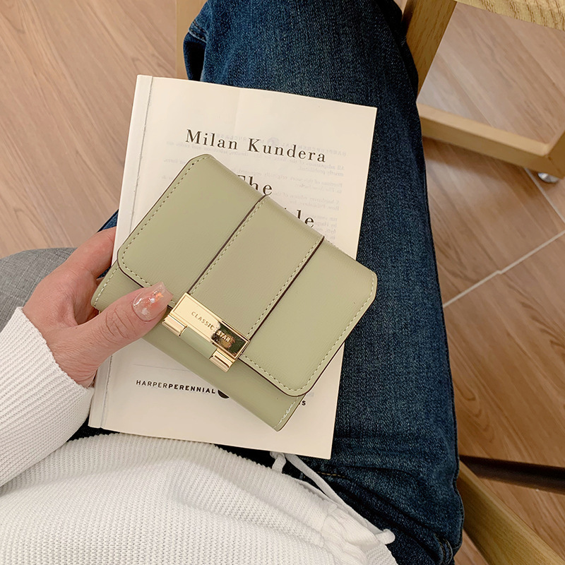 2024 Cross-border New small wallet for Women, a high-end folding Wallet with a short zipper and three-fold clutch for women Application Scenario