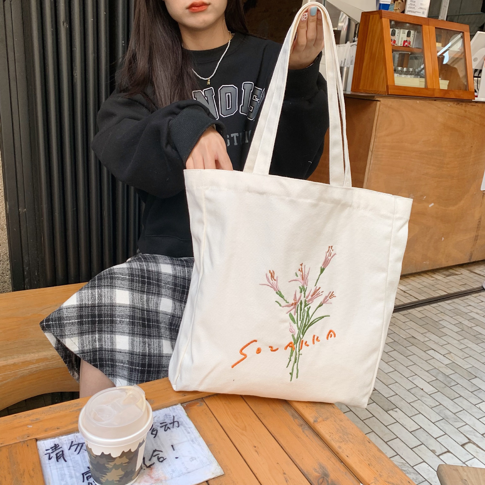 22275 New Spring and Summer embroidered canvas vest bag, simple forest style, artistic fairy, high appearance level hand-held canvas bag Specification drawing