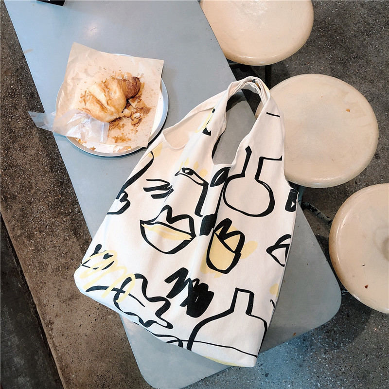 99301 Japanese laid-back style Instagram simple graffiti line single-shoulder bag, canvas bag, shopping bag, female student cloth bag Application Scenario