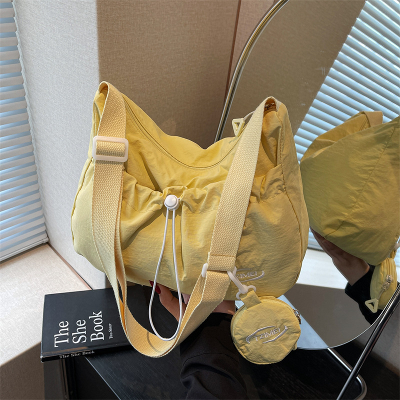 Large-capacity canvas bag for women, 2025 new summer niche single-shoulder crossbody bag, Korean-style pleated tote bag for class Specification drawing