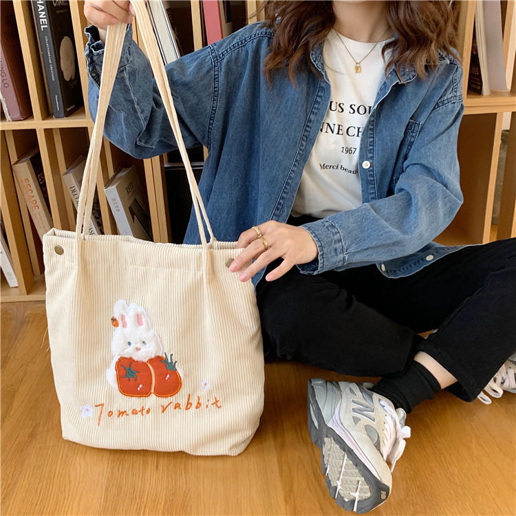 【 In Stock 】110102 Japanese-style corduroy cute embroidered single-shoulder bag, student schoolbag, artistic cloth bag Application Scenario