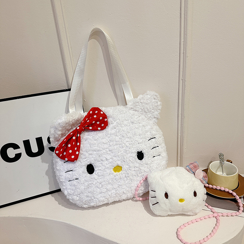The new popular cartoon travel large-capacity plush bag for women's autumn and winter Japanese-style tote bag is cute and can be decorated with cat designs on both shoulders details Picture