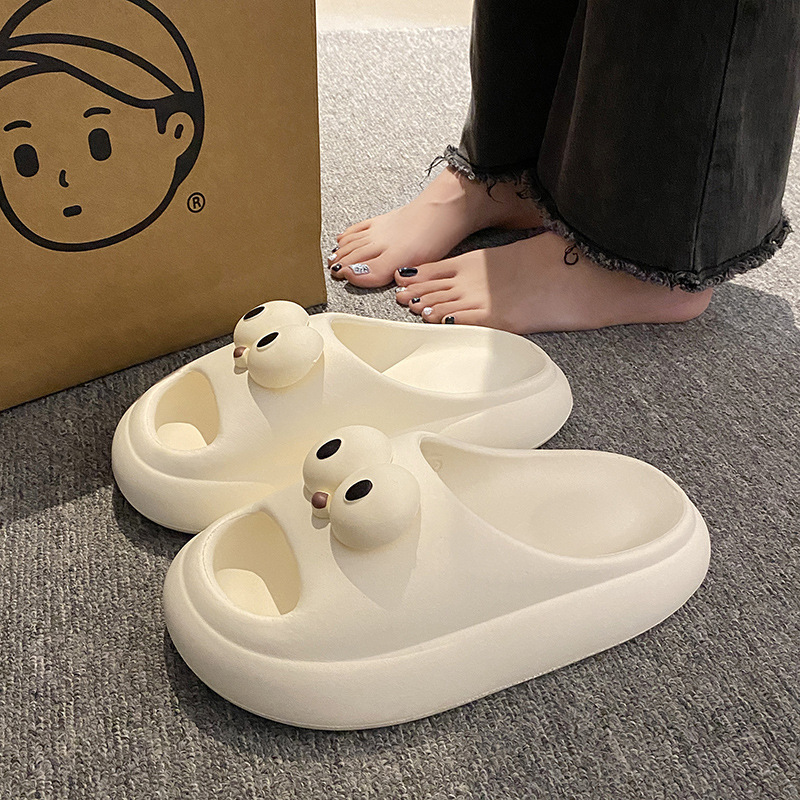 Men wear thick-soled slippers for outdoor use. Indoor anti-slip and deodorizing slippers for bathing. Couples wear cool slippers for stepping on feces at home. Women wear summer 241 full figure