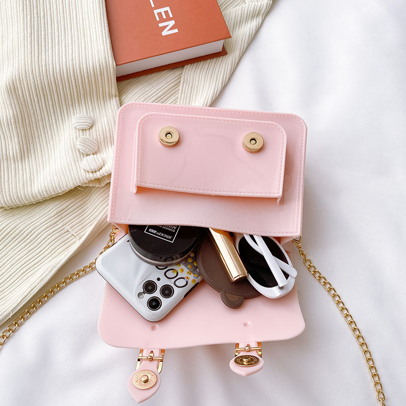 The 2025 new summer jelly bag, a fresh and cute magnetic clasp hand-held Cambridge bag, a casual and stylish single-shoulder crossbody bag Application Scenario