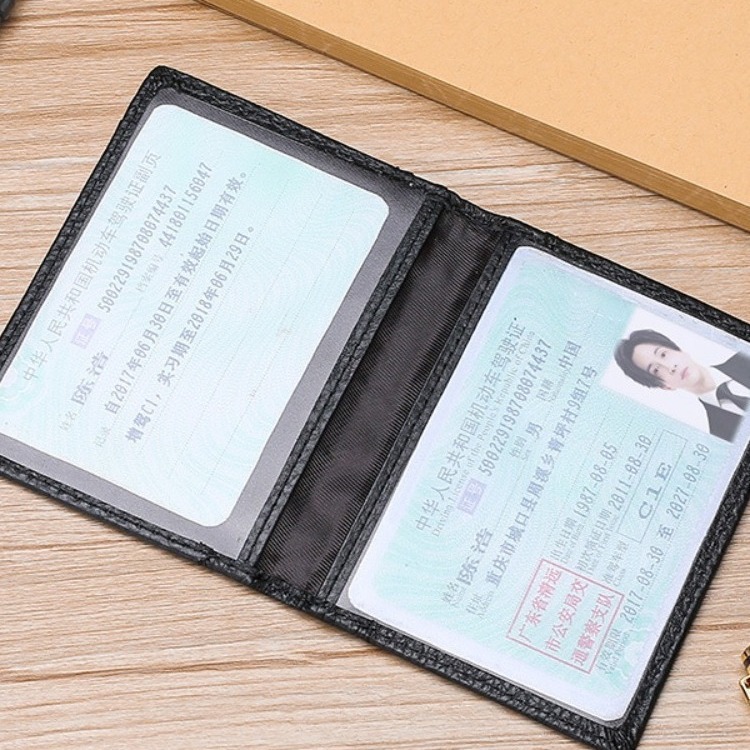 2023 New Leather driver's license storage card case, ultra-thin card holder for men, multi-slot driver's license protection case for women Application Scenario