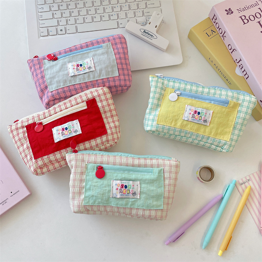 5754 color-blocking checkered pen case, Dopamine large-capacity pencil case, junior high school girl, ins style, high appearance level stationery bag details Picture