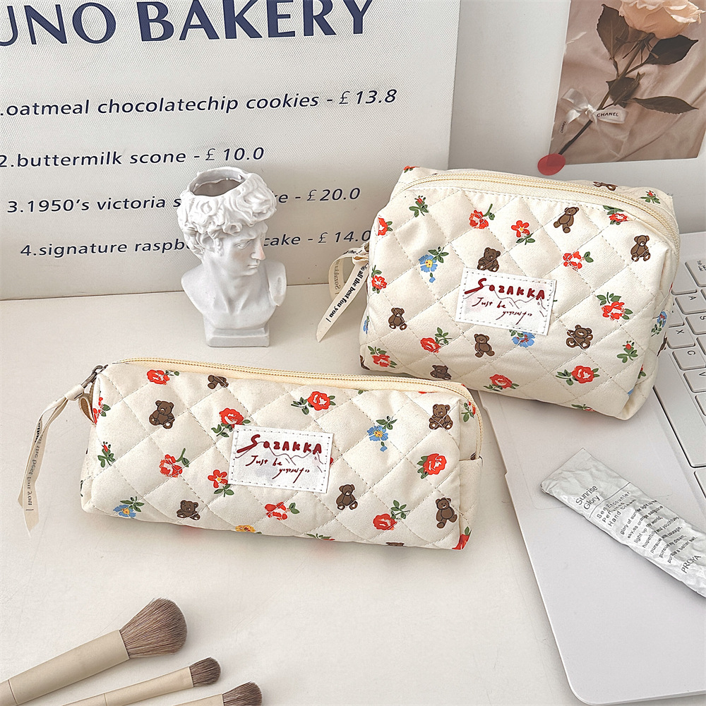 31291 Cute Floral Bear Makeup Bag for Women 2024 New Style Portable pen case Storage Bag Zipper Stationery bag details Picture
