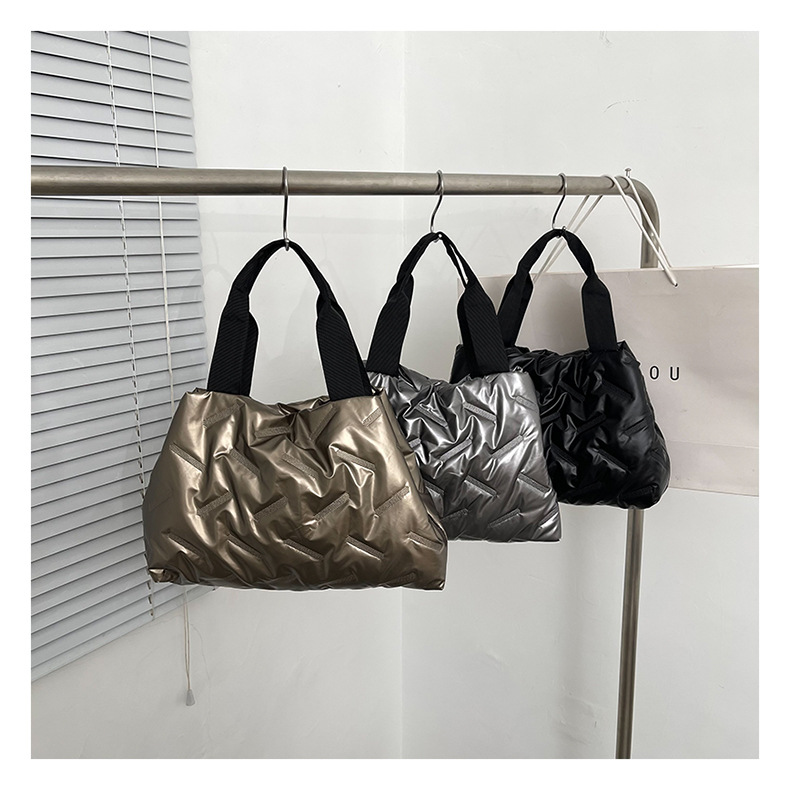Korean style simple bright Bread 2024 Autumn New versatile and fashionable simple bag, large capacity solid color handbag for carrying full figure
