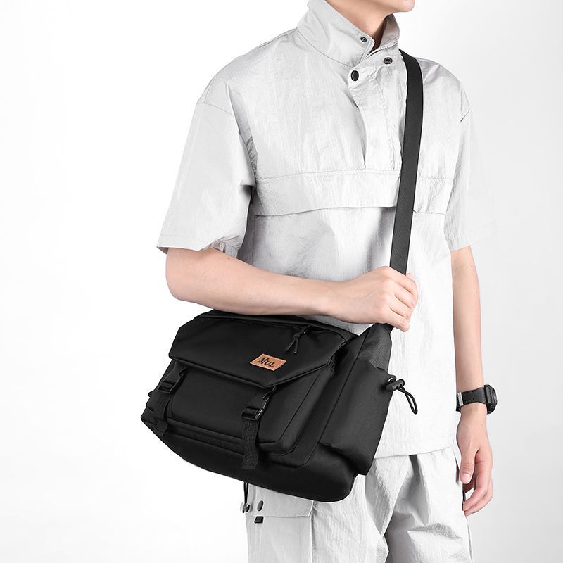 2024 New men's bag, summer high-end waterproof retro messenger bag, men's large-capacity fashionable crossbody bag full figure