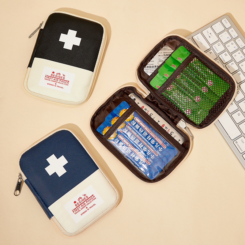 Portable nursing medical kits, medicine and sundries storage bags, emergency empty bags, travel storage bags, first aid kit storage bags full figure