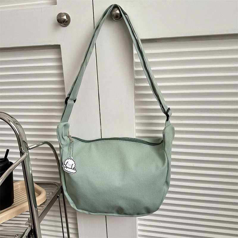 New Japanese-style Harajuku minimalist crossbody bag, Korean-style versatile student waffle check single-shoulder bag, artistic solid-color dumpling bag Specification drawing