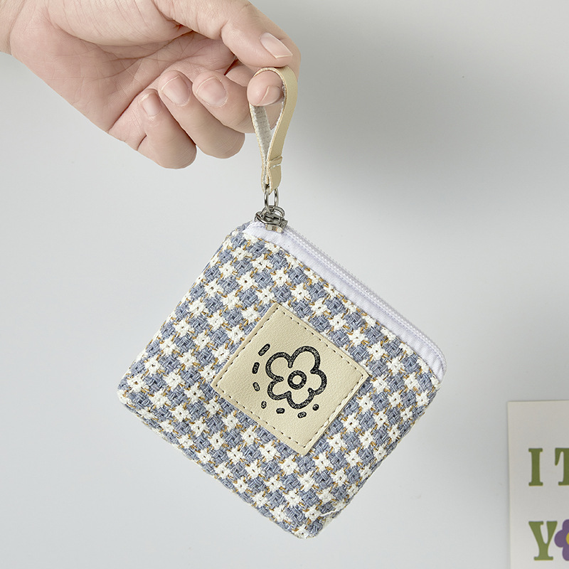 The new cross-border soft makeup wallet from Ailun is in stock. It is a stylish wallet with a simple Japanese style, large capacity and high appearance level Application Scenario