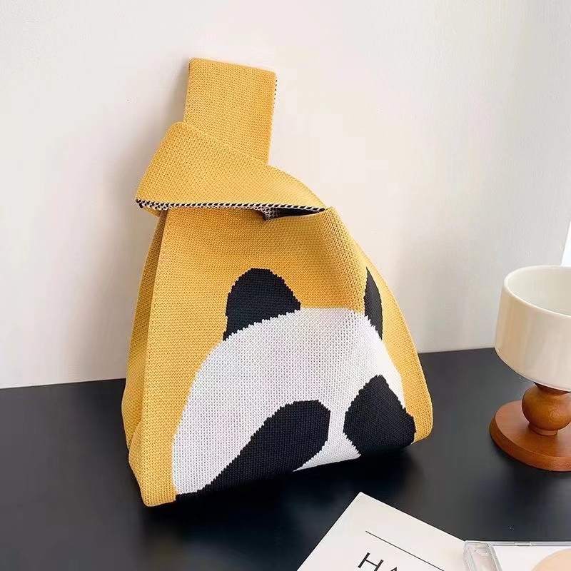 Hand-held bags, knitted hand-held bags, fashionable Japanese-style shoulder bags, baby walking handbags, small bags for going out to work Specification drawing